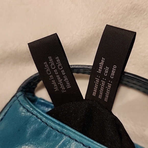 Kenneth Cole Reaction mini should bag turquoise - Picture 9 of 12